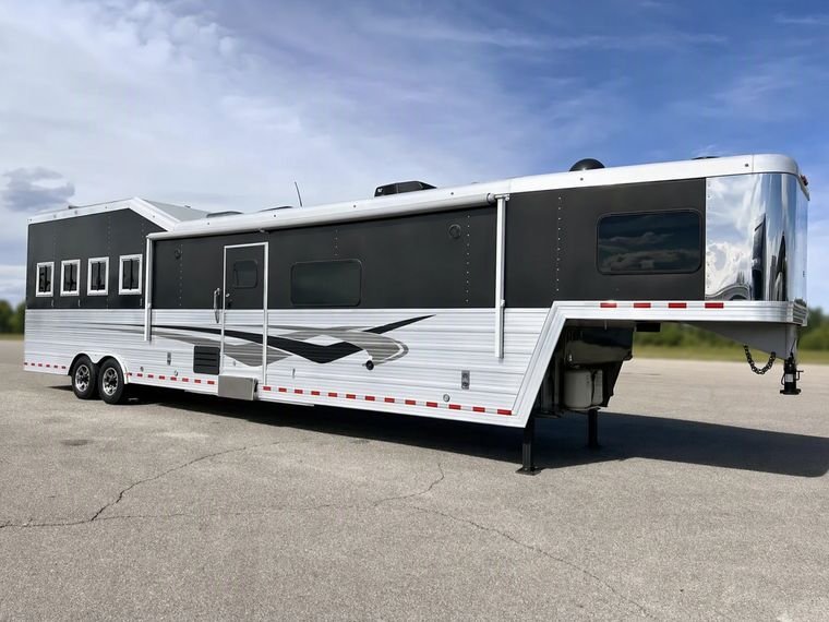 Gooseneck trailer